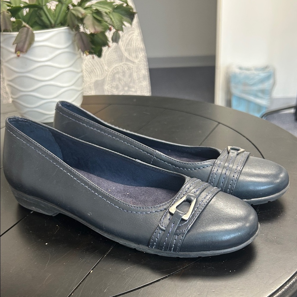 Walking Cradles Navy Leather Ballet Flats with Buckle Accent 7.5